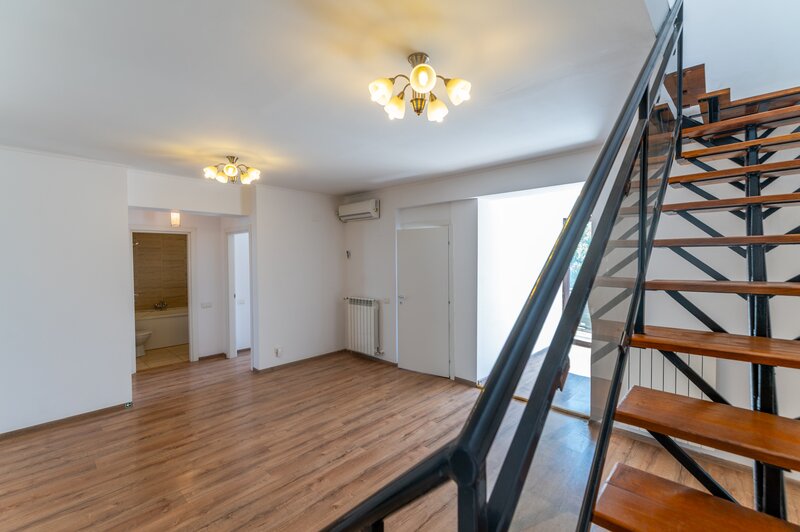 Titulescu, Ion Neculce, penthouse de inchiriat 5 camere+ terasa 45 mp!