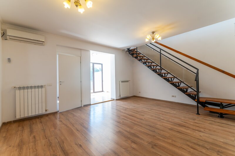 Titulescu, Ion Neculce, penthouse de inchiriat 5 camere+ terasa 45 mp!