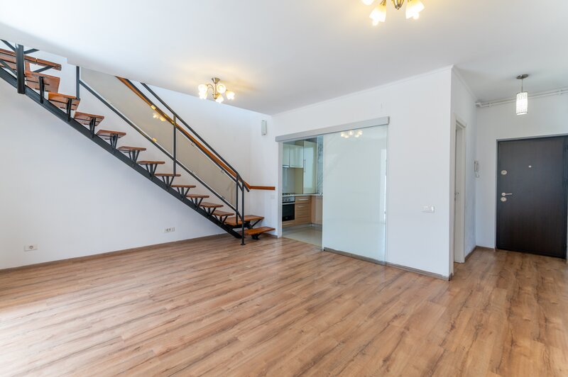 Titulescu, Ion Neculce, penthouse de inchiriat 5 camere+ terasa 45 mp!