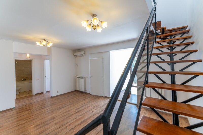 Titulescu, Ion Neculce, penthouse de inchiriat 5 camere+ terasa 45 mp!