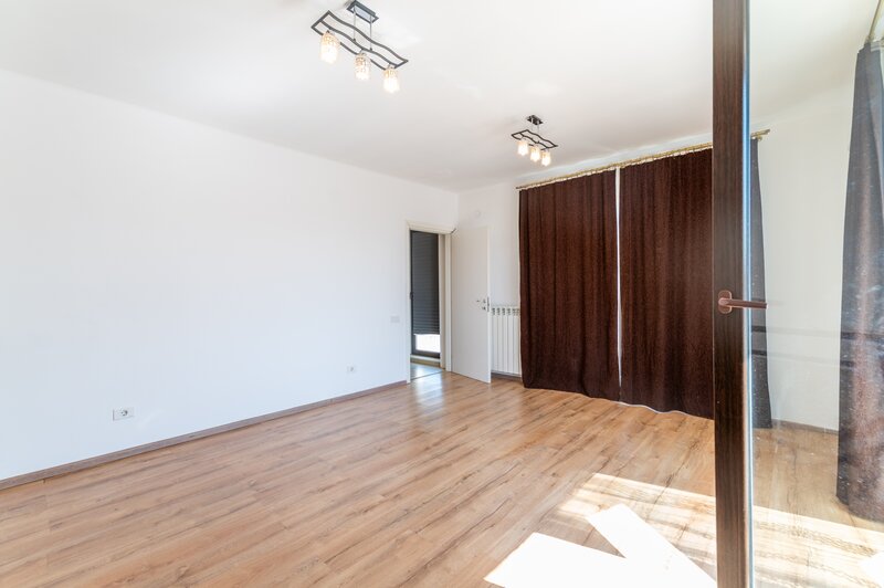 Titulescu, Ion Neculce, penthouse de inchiriat 5 camere+ terasa 45 mp!