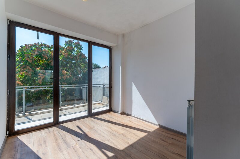 Titulescu, Ion Neculce, penthouse de inchiriat 5 camere+ terasa 45 mp!