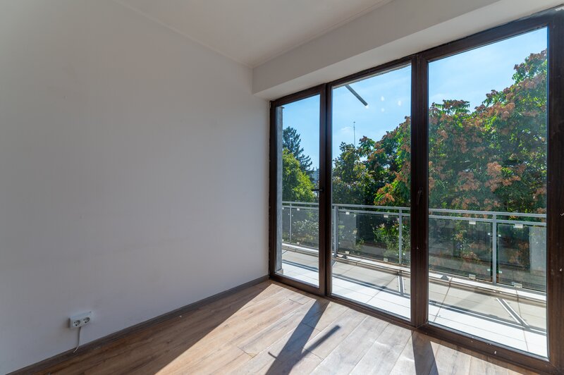 Titulescu, Ion Neculce, penthouse de inchiriat 5 camere+ terasa 45 mp!